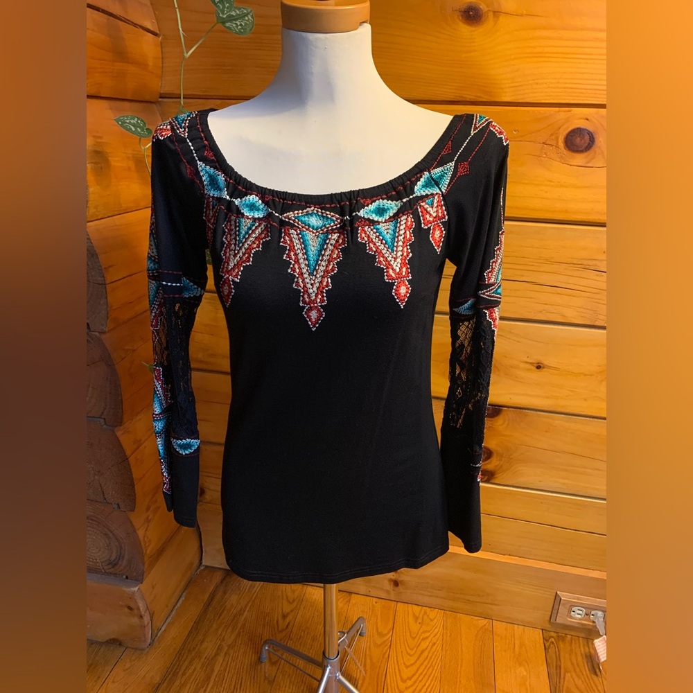 Vintage Collection Black Embroidered Shirt with Flared Sleeves Size M